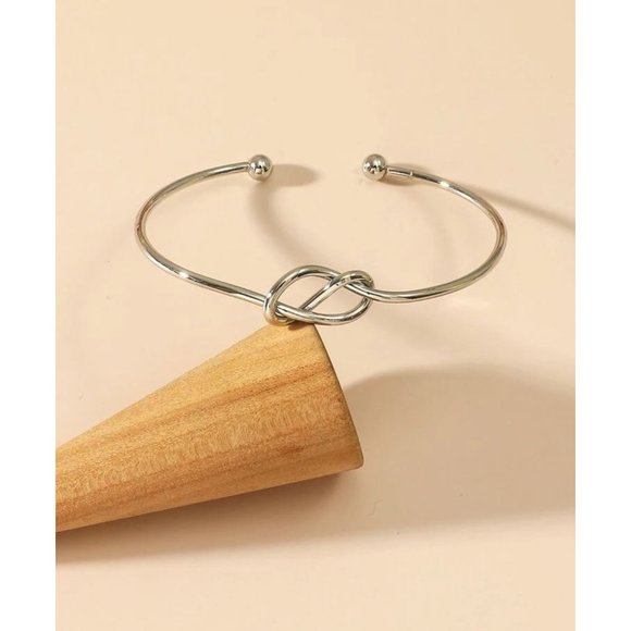 THE KNOT Silver Bangel Bracelet NEW - Picture 2 of 3
